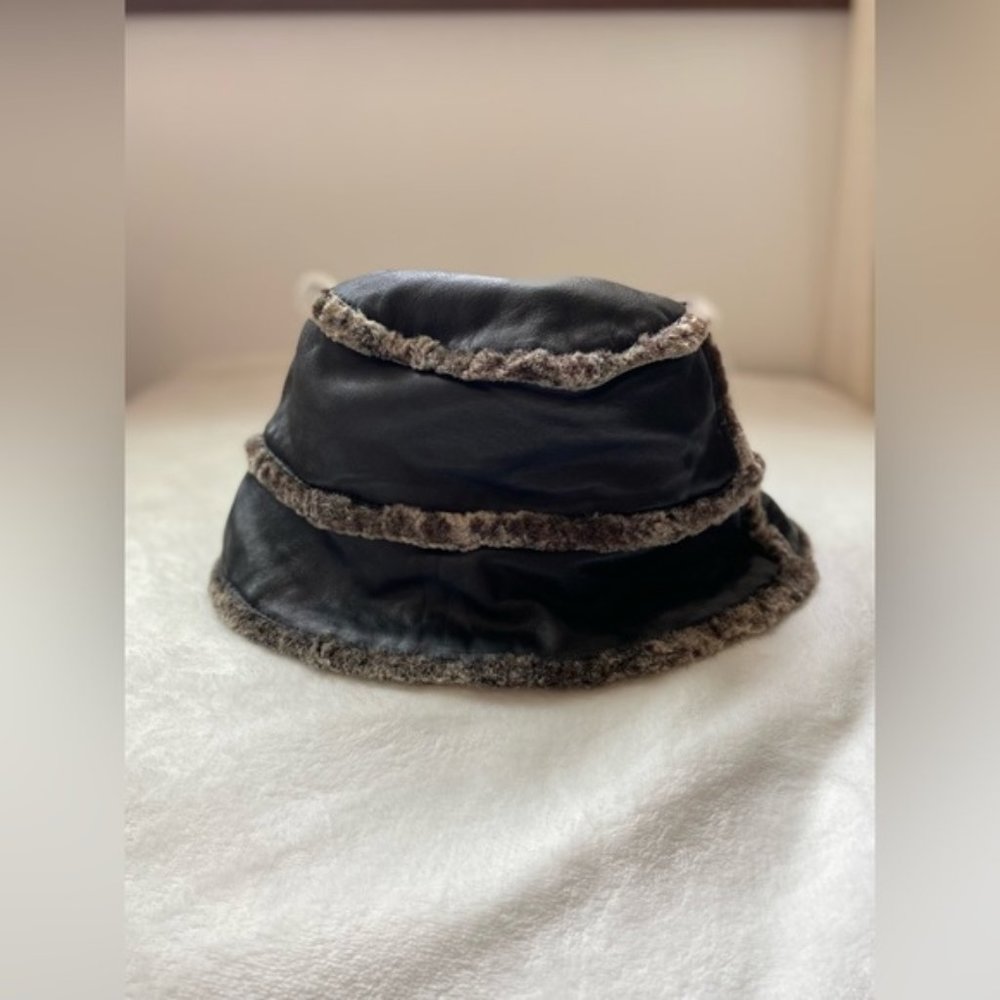 Womens Danier leather faux fur lining bucket hat